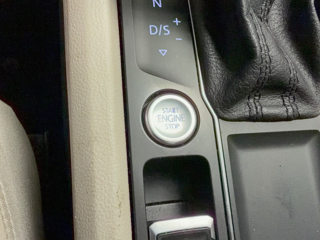 Used 2019 Volkswagen Atlas SEL FWD image 20