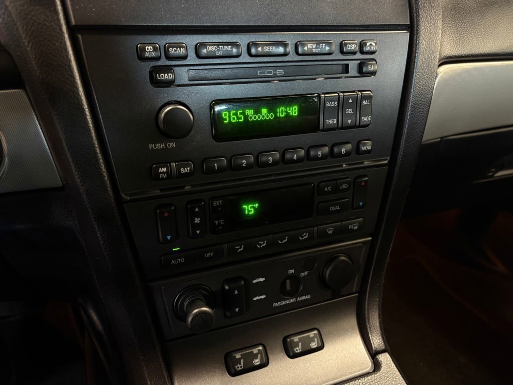 Used 2005 Ford Thunderbird image 19