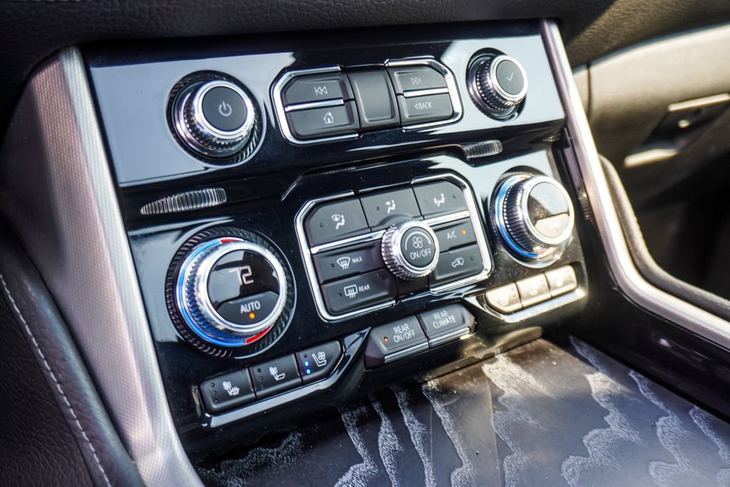 Used 2024 GMC Yukon XL Denali RWD image 20