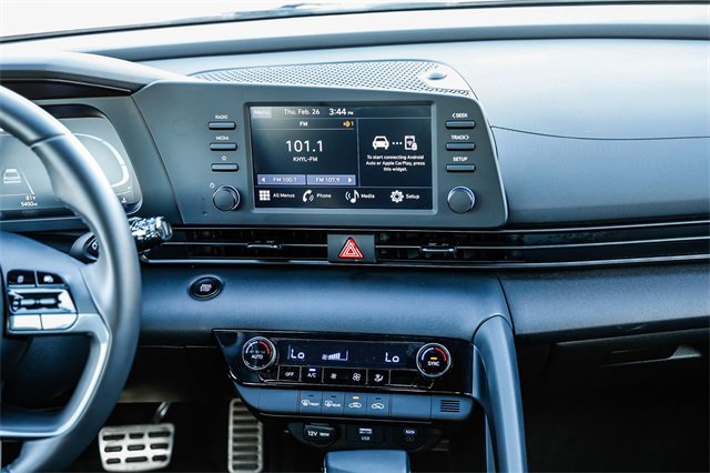 Certified 2025 Hyundai Elantra Sport image 13