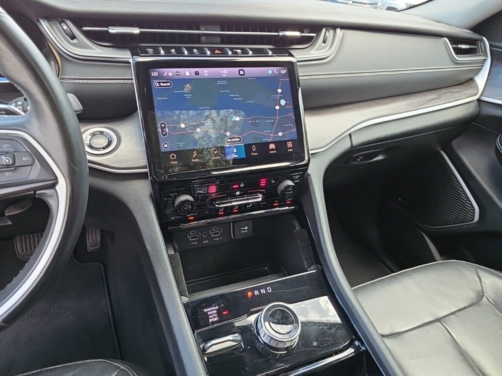 Used 2022 Jeep Grand Cherokee Limited image 3