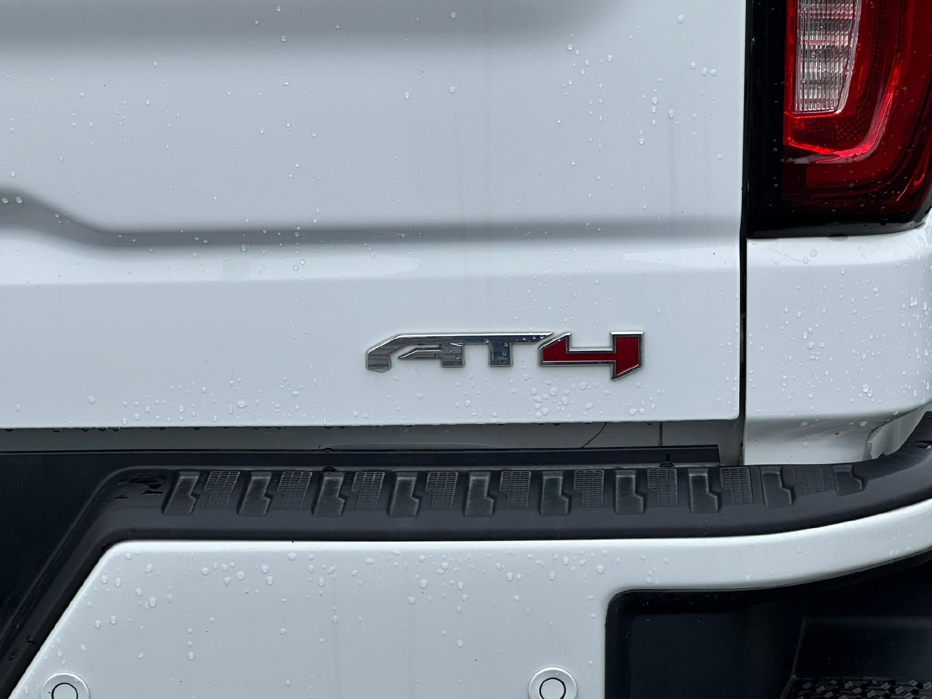 Certified 2023 GMC Sierra 1500 AT4 w/ AT4 Premium Package AWD/4WD image 9