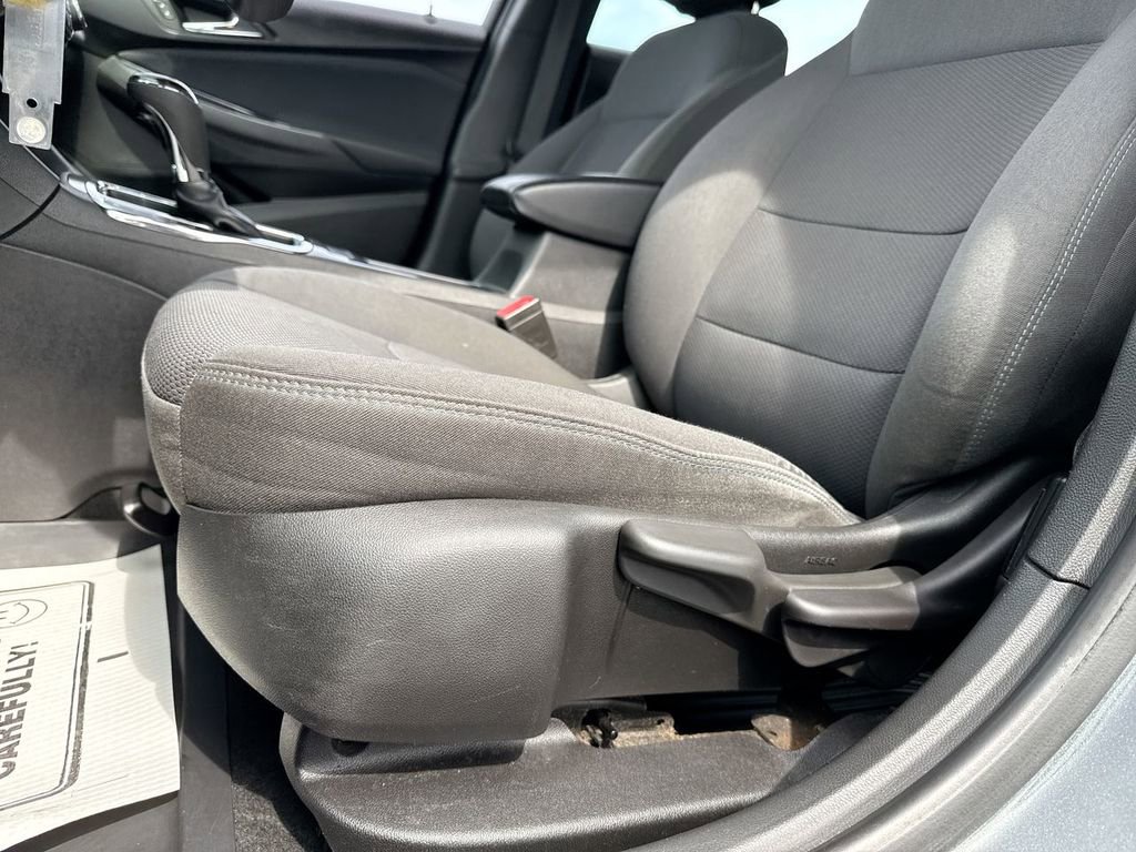 Used 2019 Chevrolet Cruze LT image 12