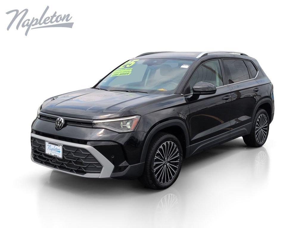 Used 2025 Volkswagen Taos SE FWD image 1