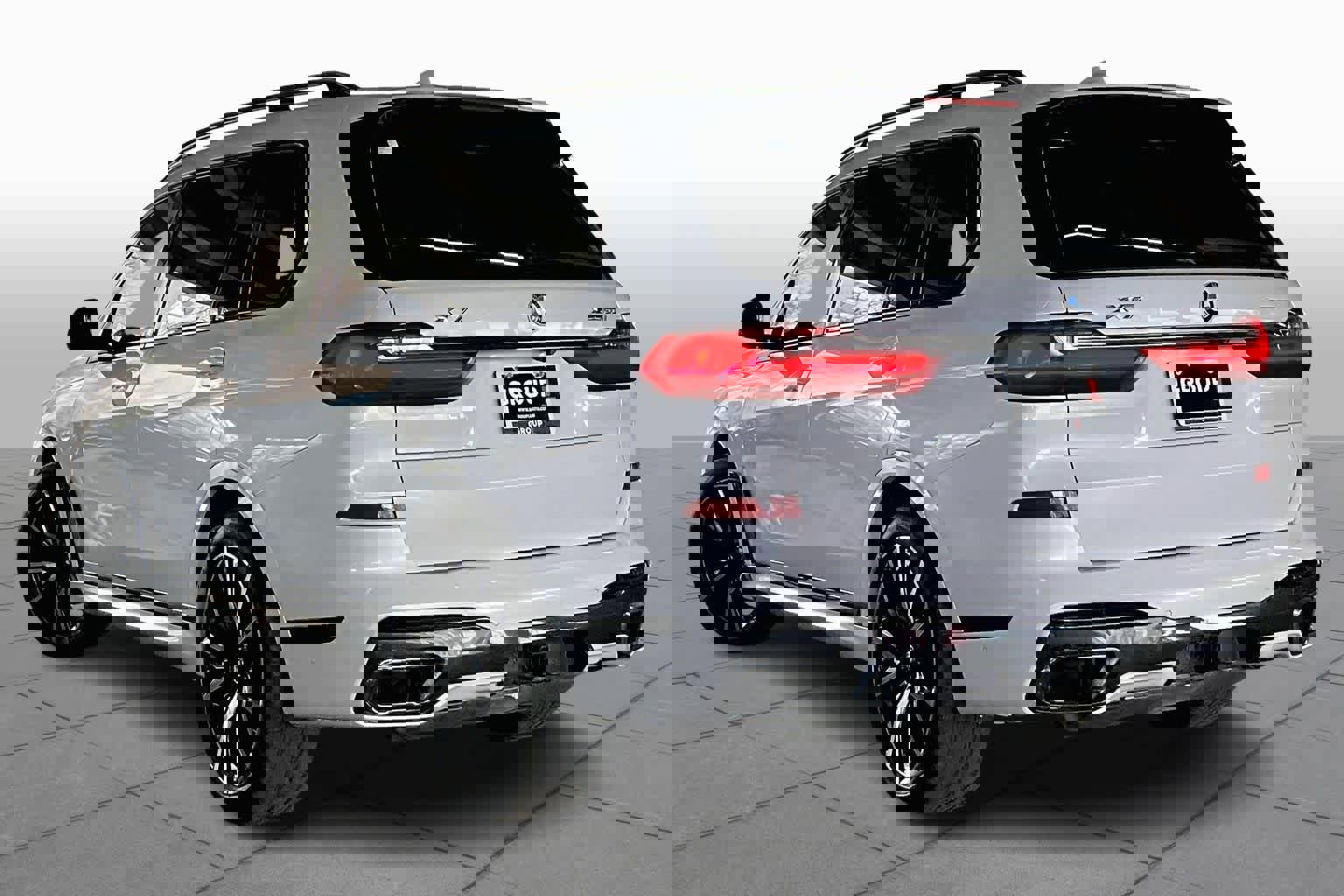 Used 2019 BMW X7 xDrive50i w/ M Sport Package image 11