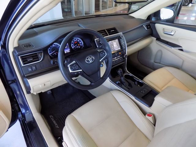 Used 2017 Toyota Camry XLE w/ Moonroof Package FWD image 17