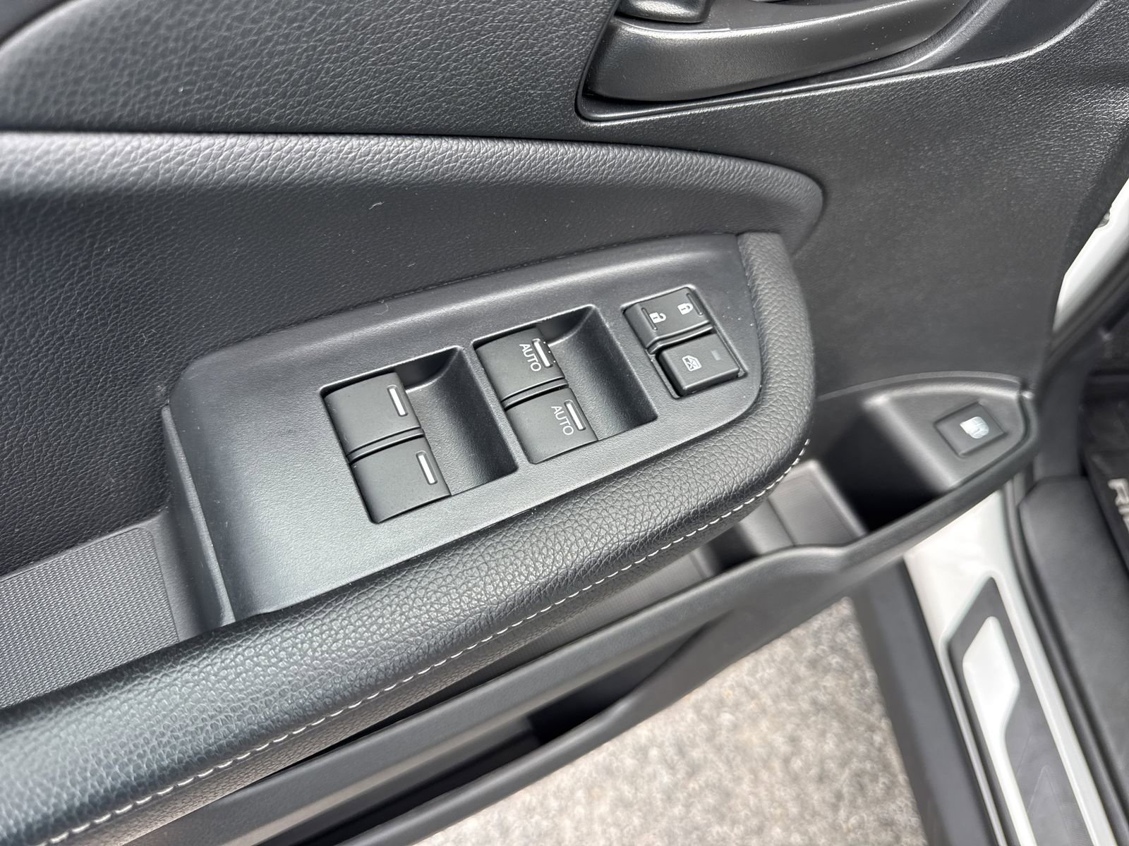 Used 2025 Honda Ridgeline Sport image 14