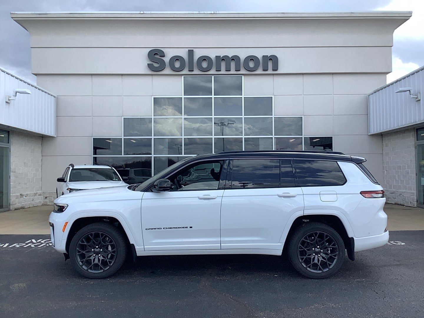 New 2026 Jeep Grand Cherokee L Summit AWD/4WD image 1