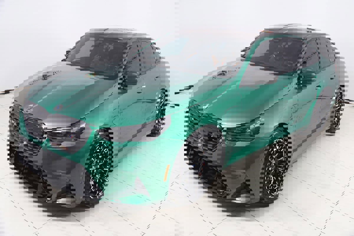 Used 2025 BMW M5 w/ Carbon Package image 31