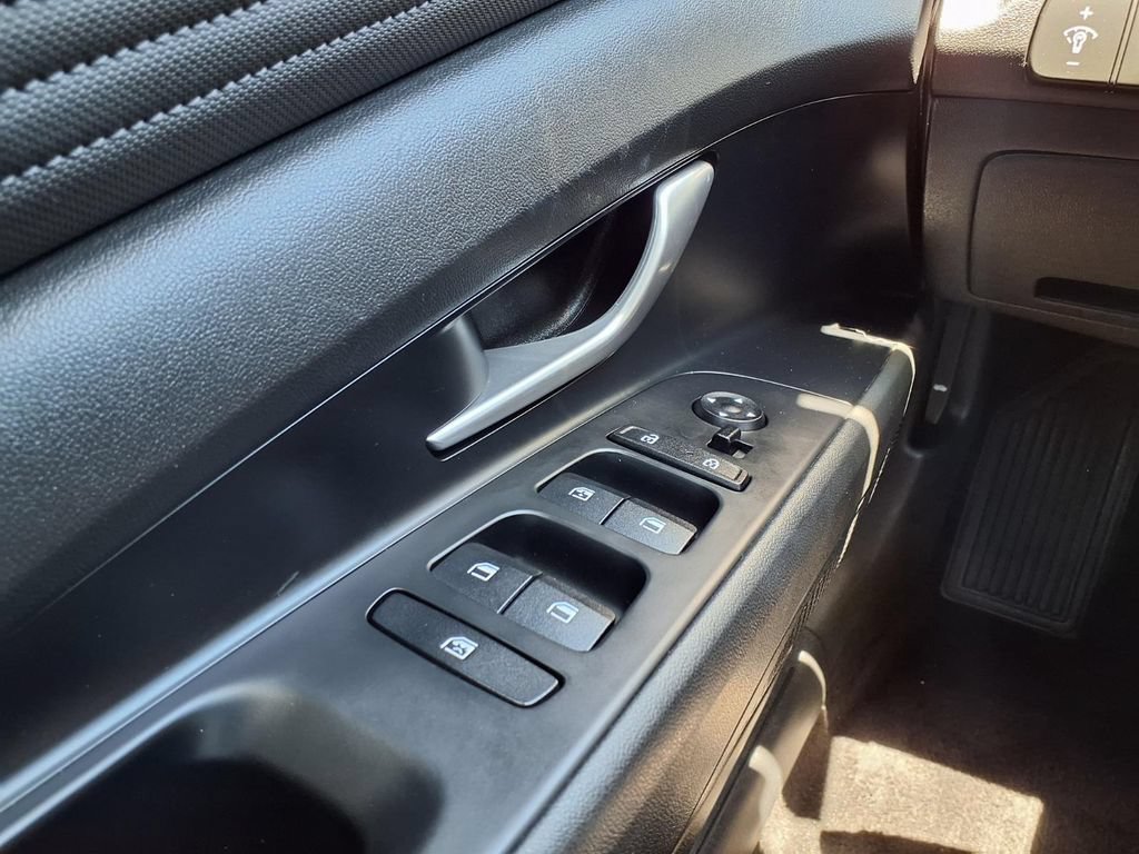 Used 2023 Hyundai Elantra SEL w/ Convenience Package FWD image 29