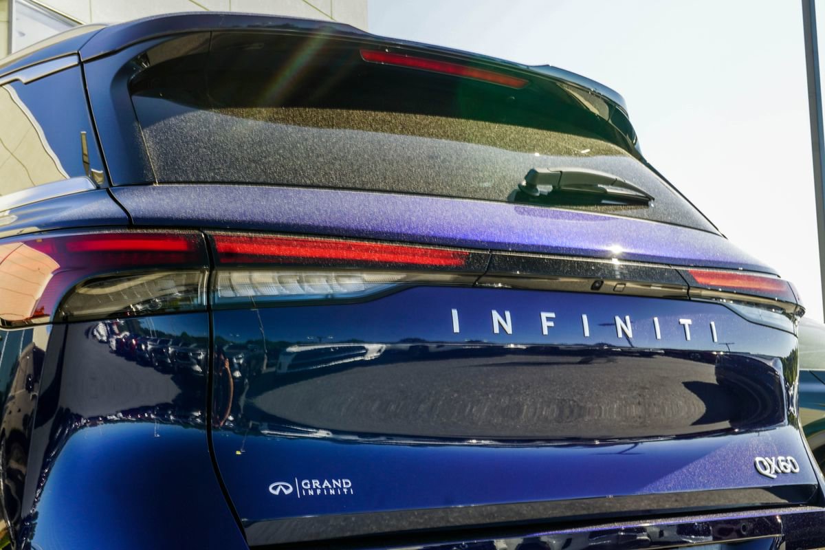 Certified 2026 INFINITI QX60 Luxe w/ Family Package FWD image 13