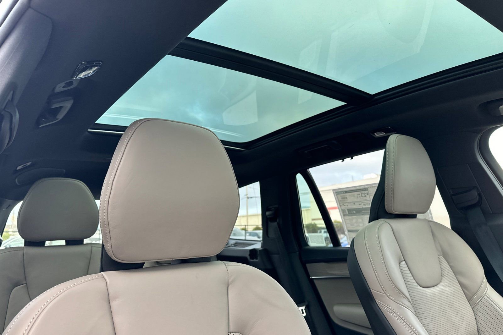 New 2026 Volvo XC90 B6 Ultra w/ Protection Package image 20