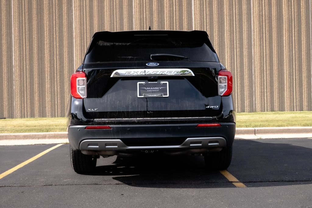 Used 2022 Ford Explorer XLT w/ Equipment Group 202A AWD/4WD image 8