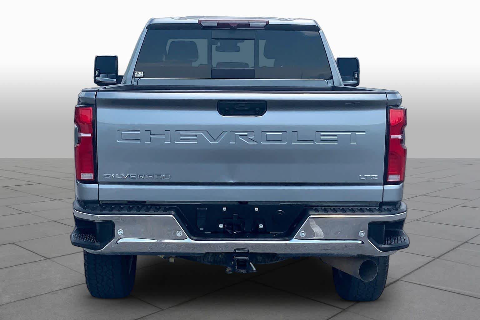 Used 2025 Chevrolet Silverado 2500 LTZ w/ LTZ Convenience Package AWD/4WD image 5