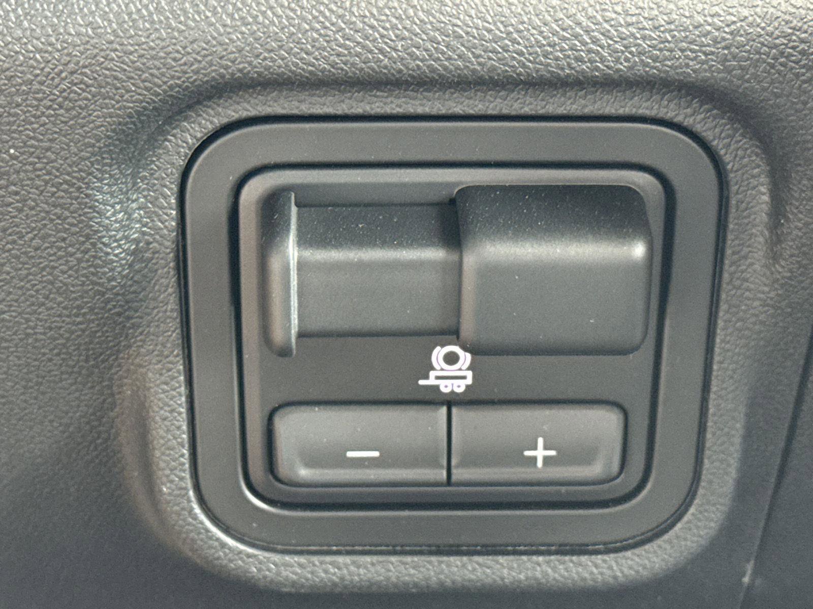 New 2025 GMC Hummer EV 3X w/ LPO, Dark Essentials Package image 37