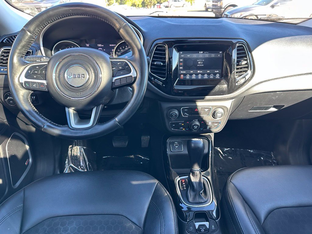 Used 2019 Jeep Compass Latitude FWD image 4