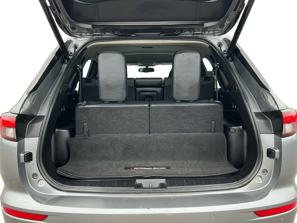 Used 2023 Mitsubishi Outlander SEL FWD image 24