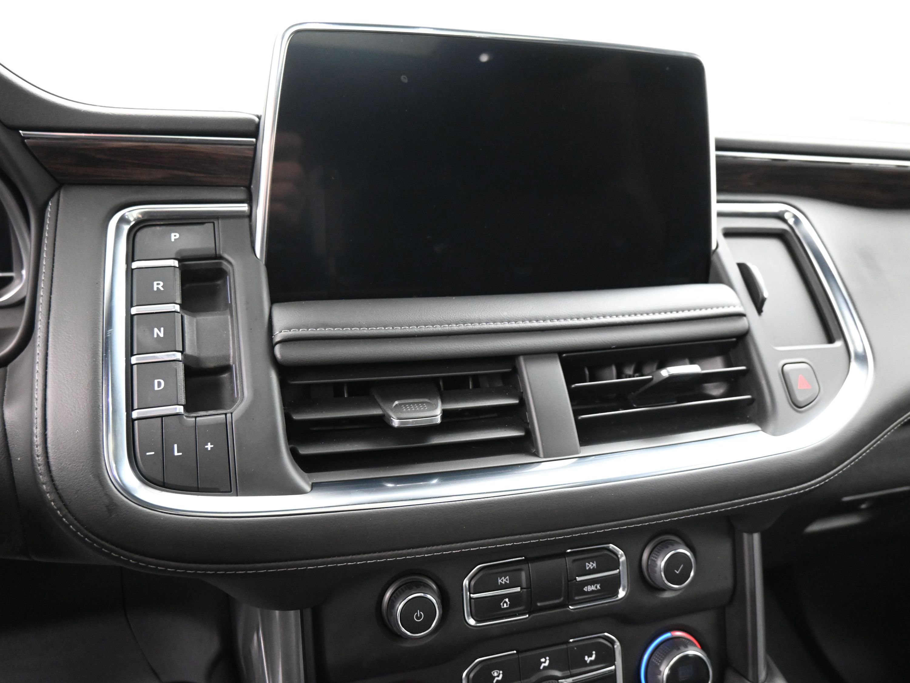 Used 2023 Chevrolet Tahoe Z71 w/ Luxury Package AWD/4WD image 16