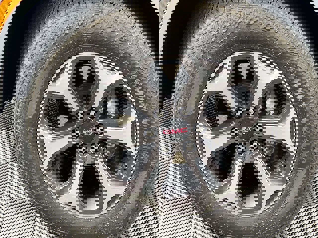 Used 2025 GMC Yukon AT4 Ultimate image 10