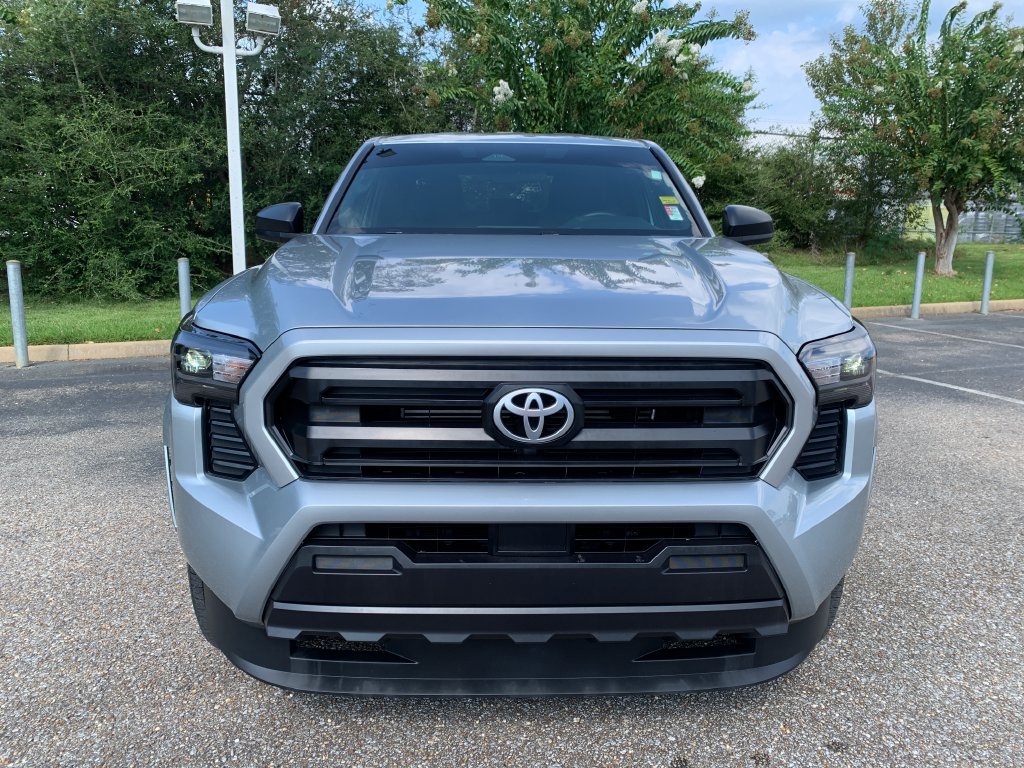 Used 2024 Toyota Tacoma SR RWD image 3