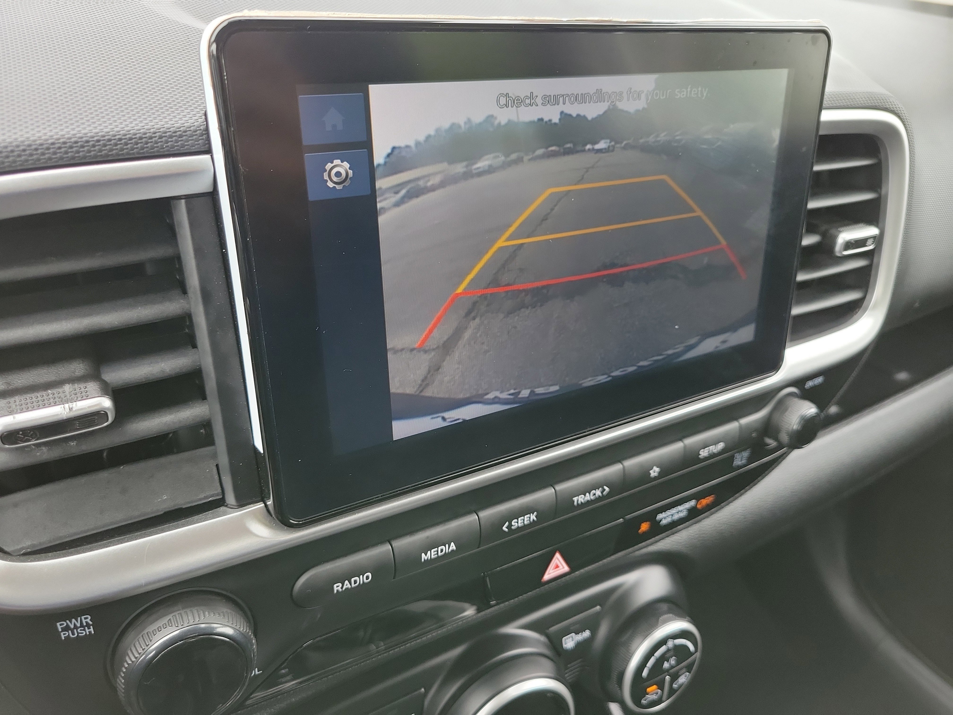 Used 2025 Hyundai Venue SEL FWD image 27
