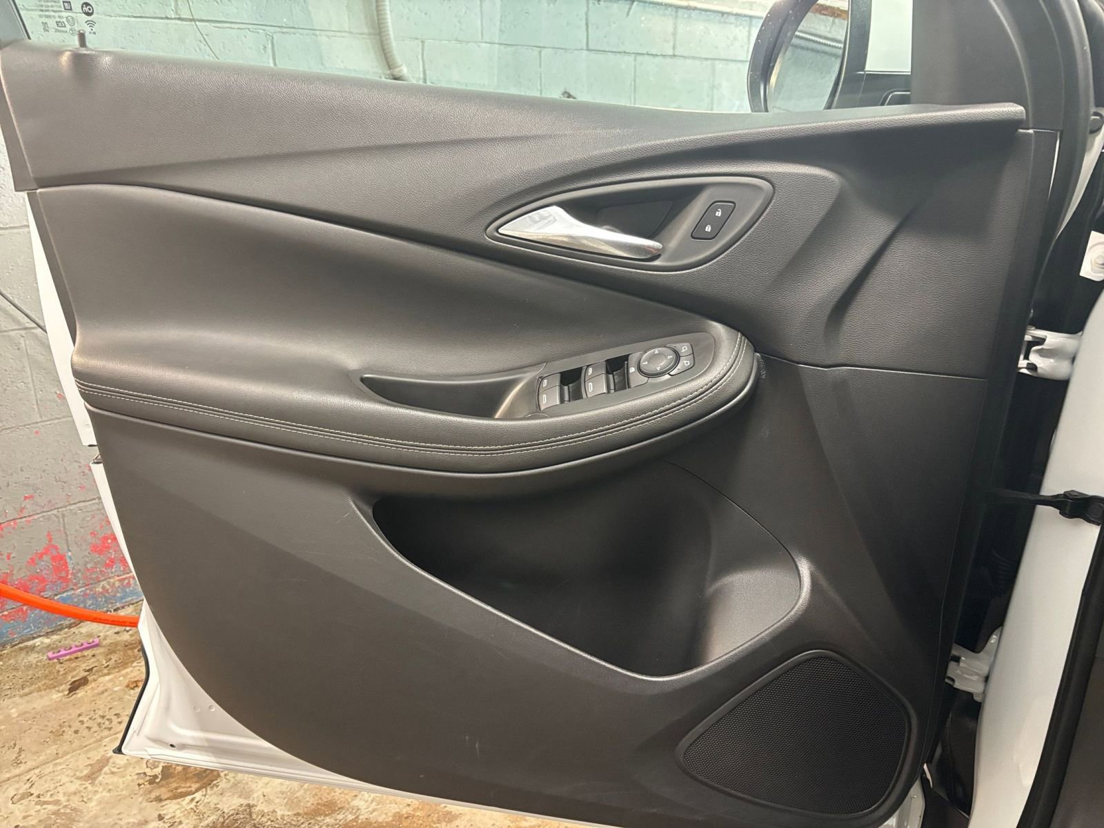 Used 2025 Buick Encore GX Preferred FWD image 18