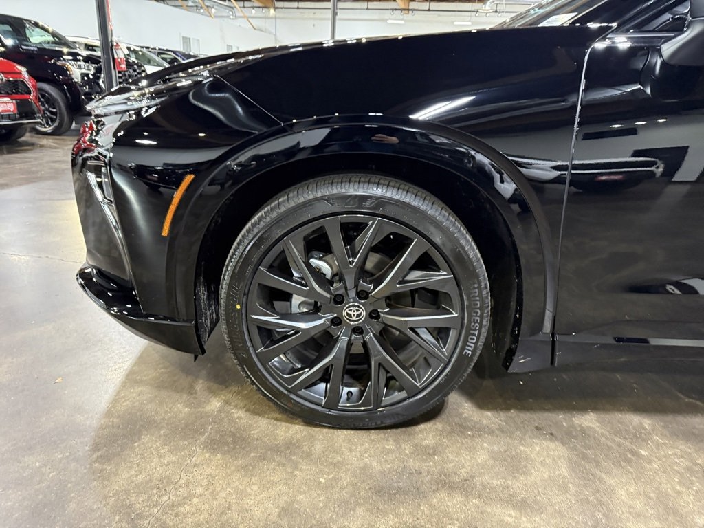 New 2025 Toyota Crown Signia image 12