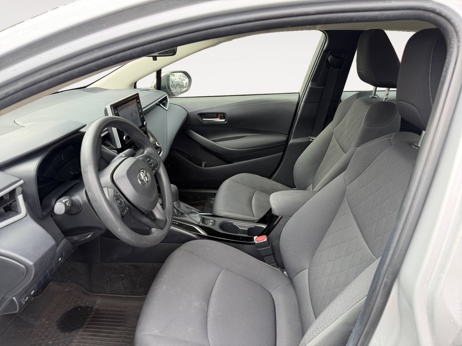 Used 2021 Toyota Corolla LE FWD image 9