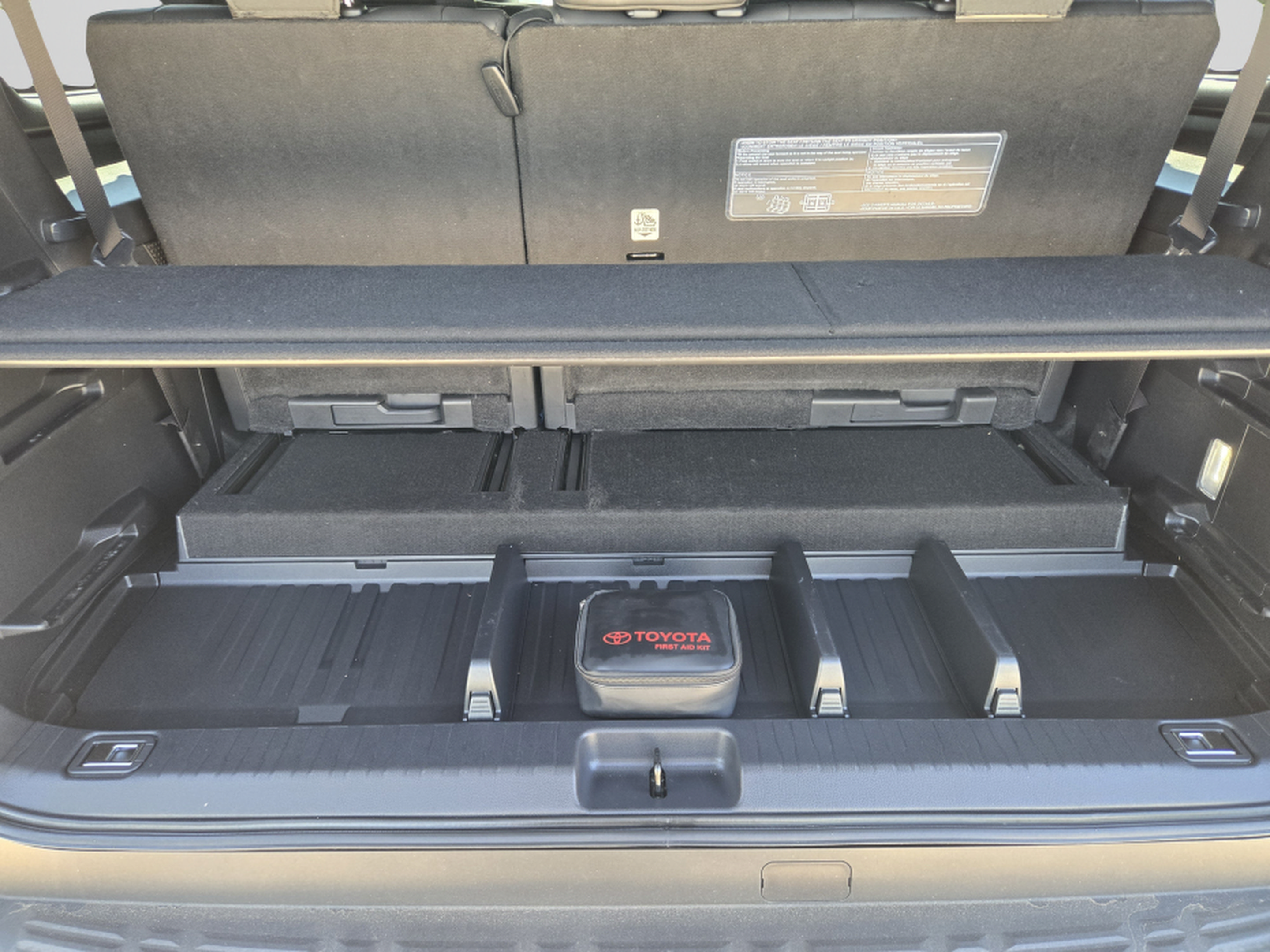 Used 2024 Toyota Sequoia Platinum AWD/4WD image 31
