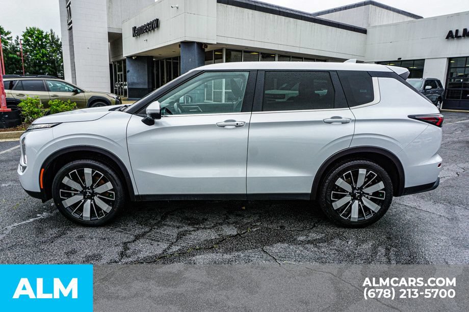 Used 2025 Mitsubishi Outlander SE FWD image 7