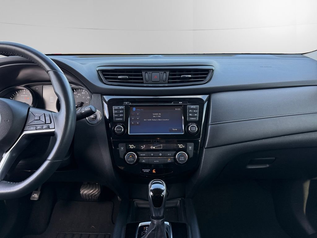 Used 2017 Nissan Rogue SV w/ SV Premium Package FWD image 11