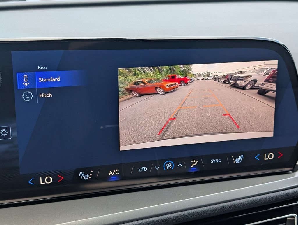 New 2026 Chevrolet Traverse LT FWD image 24