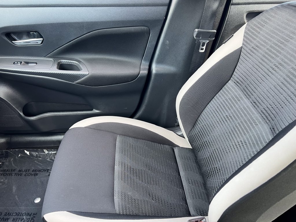 Used 2022 Nissan Versa SV FWD image 24