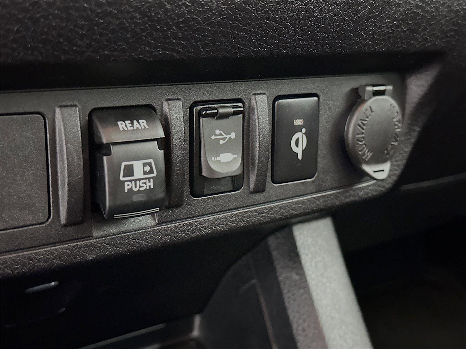 Certified 2018 Toyota Tacoma TRD Off-Road image 32