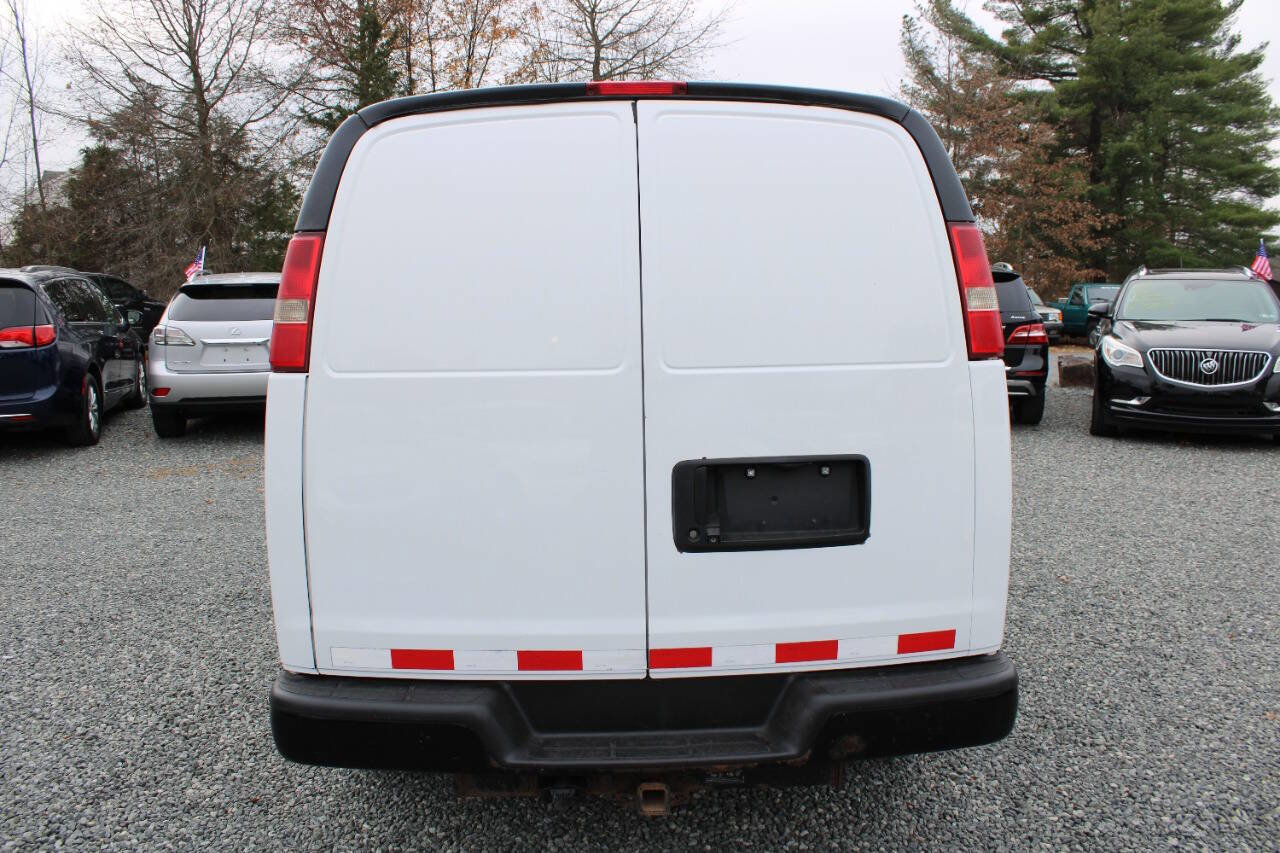 Used 2015 Chevrolet Express 2500 image 8