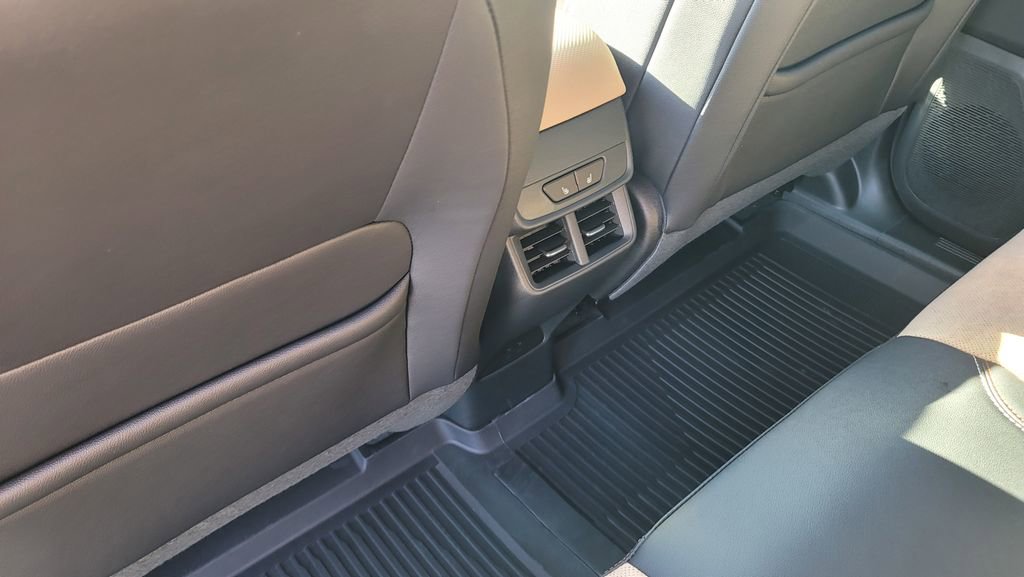 New 2026 Chevrolet Equinox ACTIV w/ Convenience Package III image 26
