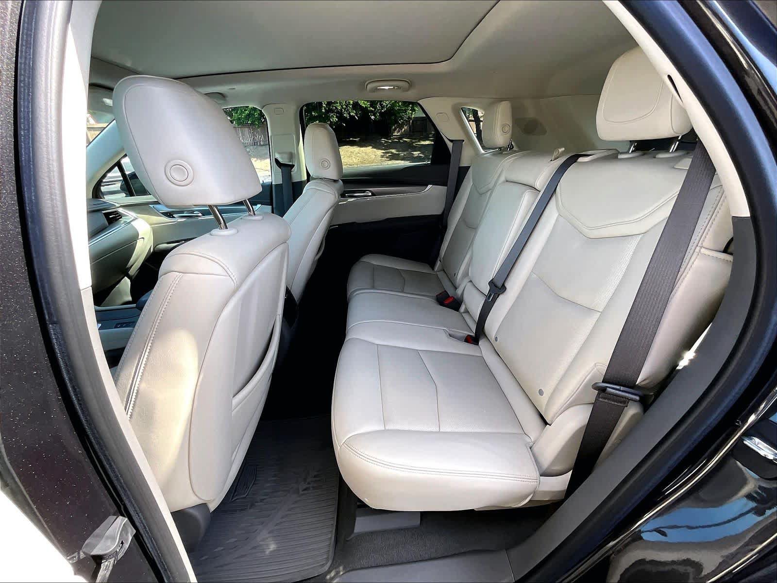 Used 2018 Cadillac XT5 Luxury w/ Driver Awareness Package AWD/4WD image 29