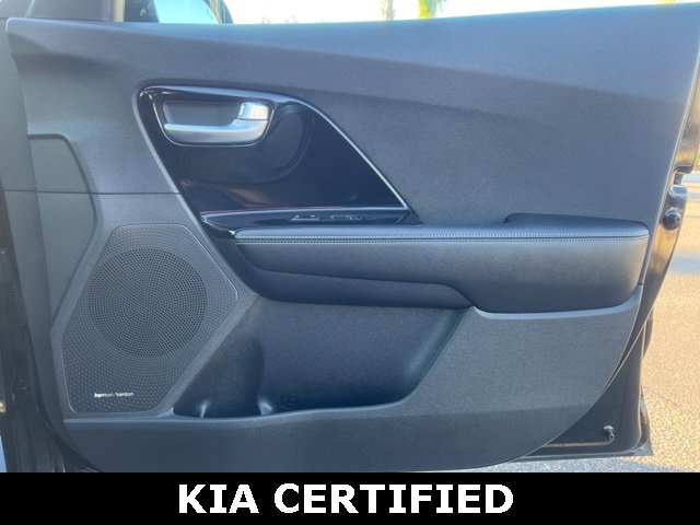 Certified 2022 Kia Niro Touring Special Edition image 29