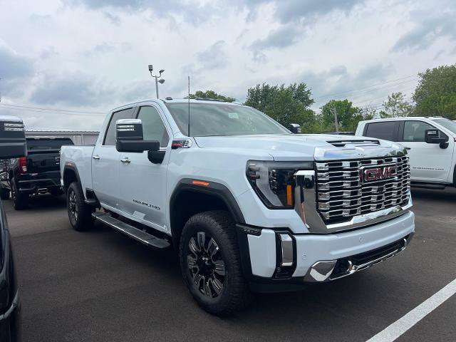 New 2026 GMC Sierra 3500 Denali AWD/4WD image 3