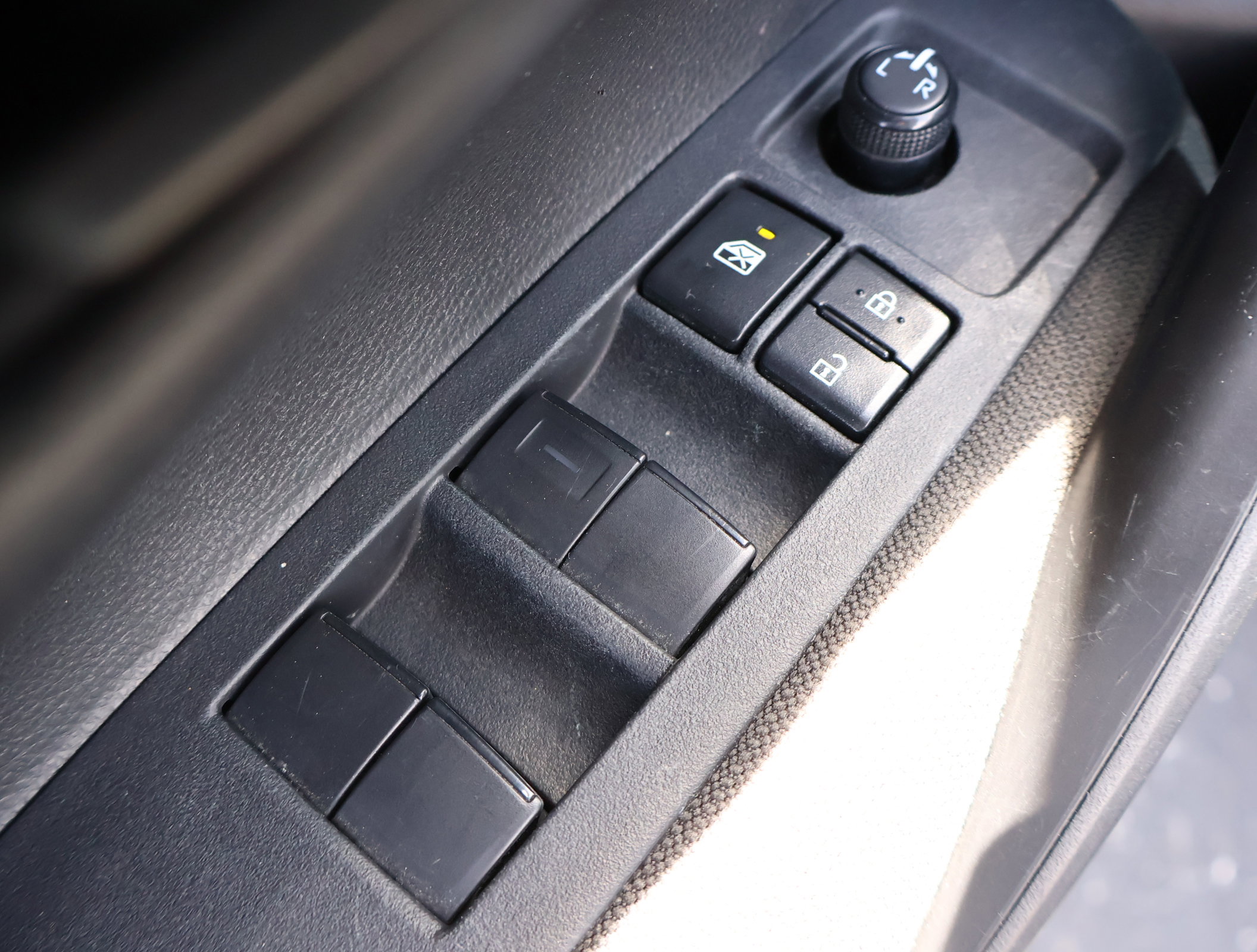 Used 2024 Toyota Corolla LE FWD image 8