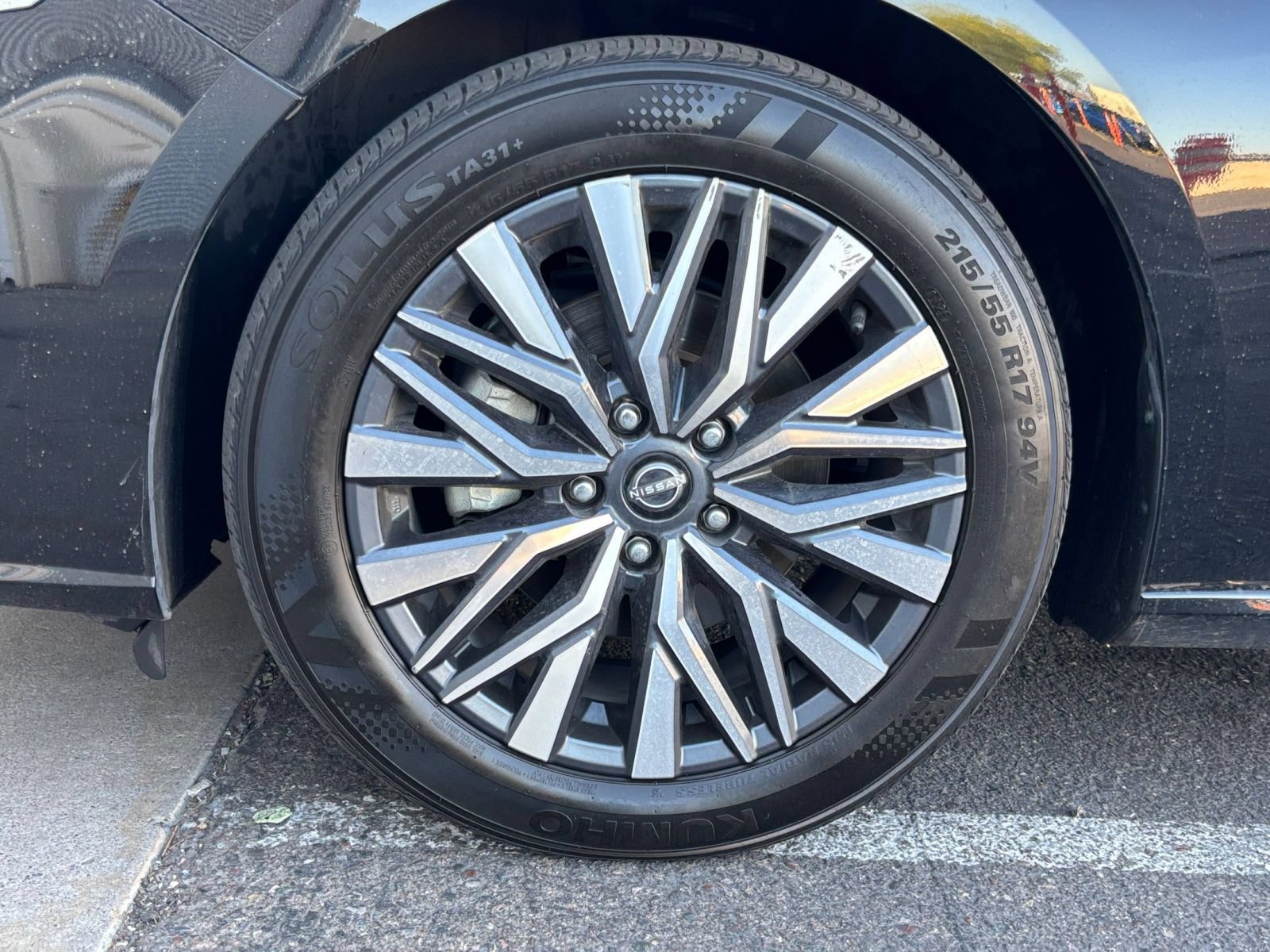 Used 2025 Nissan Altima 2.5 SV FWD image 30