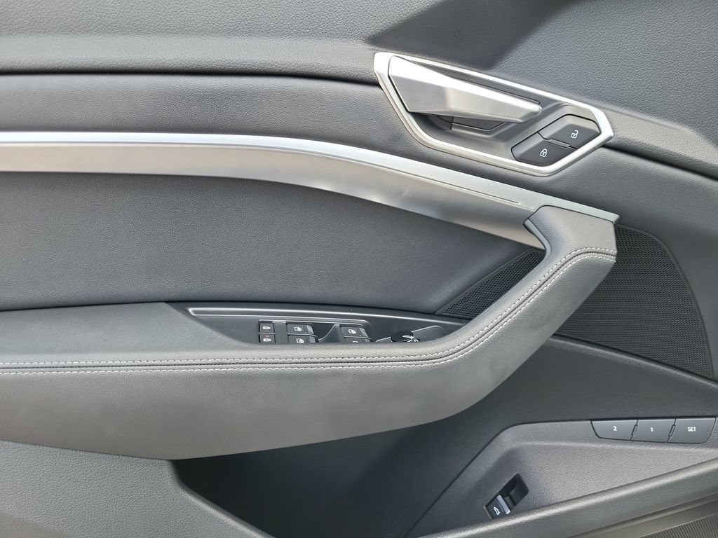 Used 2022 Audi e-tron Premium AWD/4WD image 10