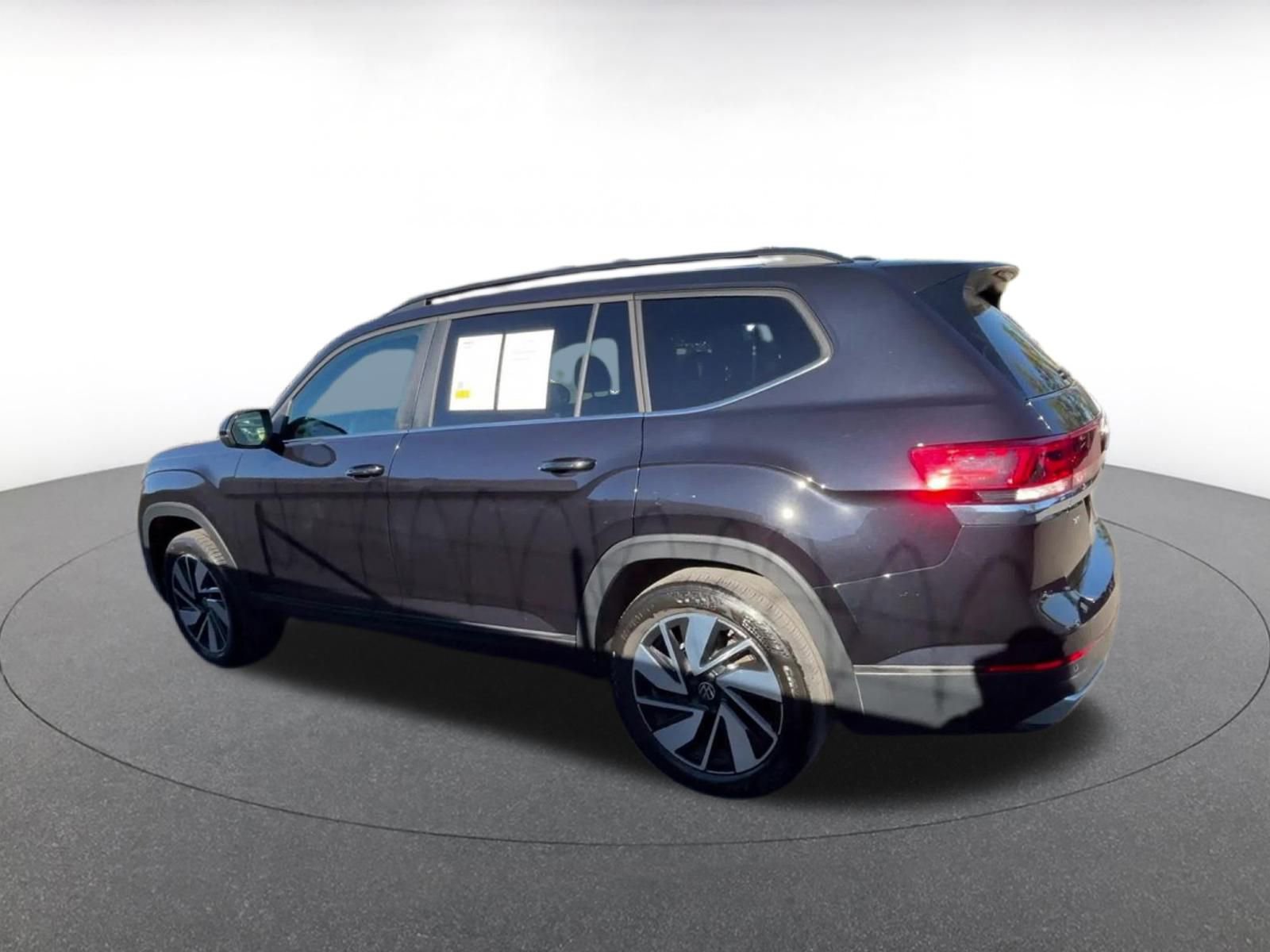 Used 2025 Volkswagen Atlas SE image 10