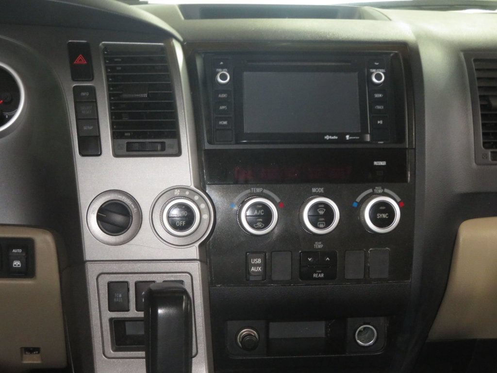 Used 2015 Toyota Sequoia SR5 AWD/4WD image 42