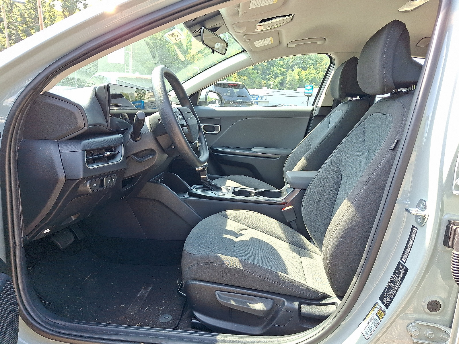 Used 2025 Kia K4 FWD image 13