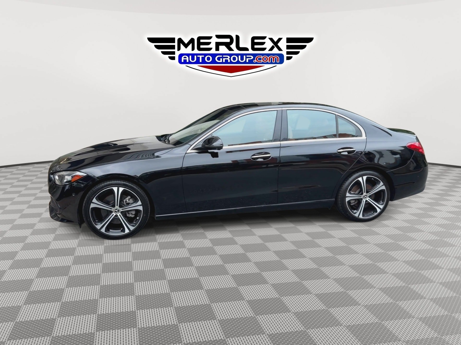 Used 2023 Mercedes-Benz C 300 Sedan image 5