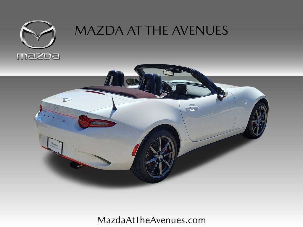 Used 2018 MAZDA MX-5 Miata Grand Touring video 4