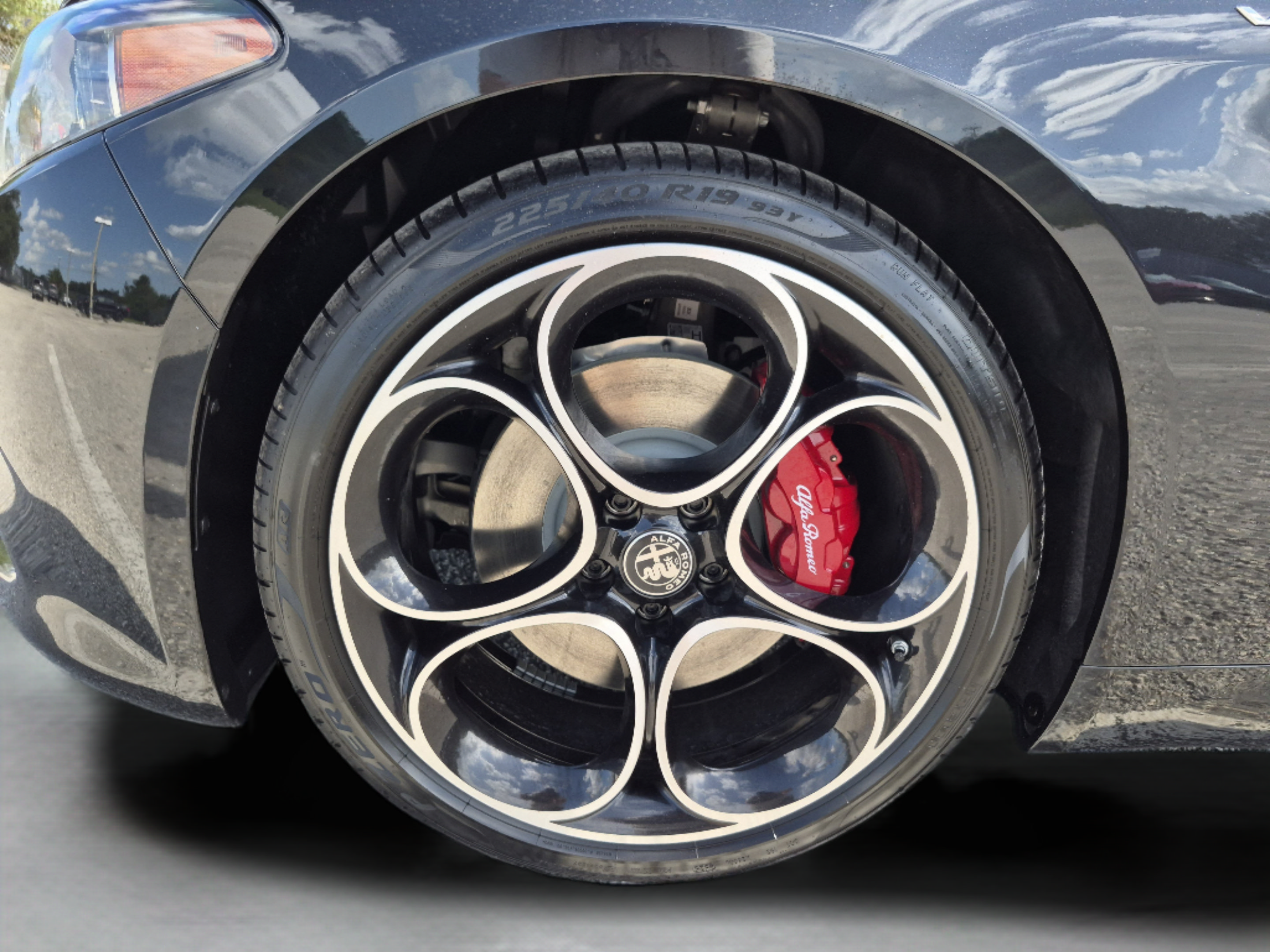 New 2026 Alfa Romeo Giulia w/ Driving Assist Package RWD image 9
