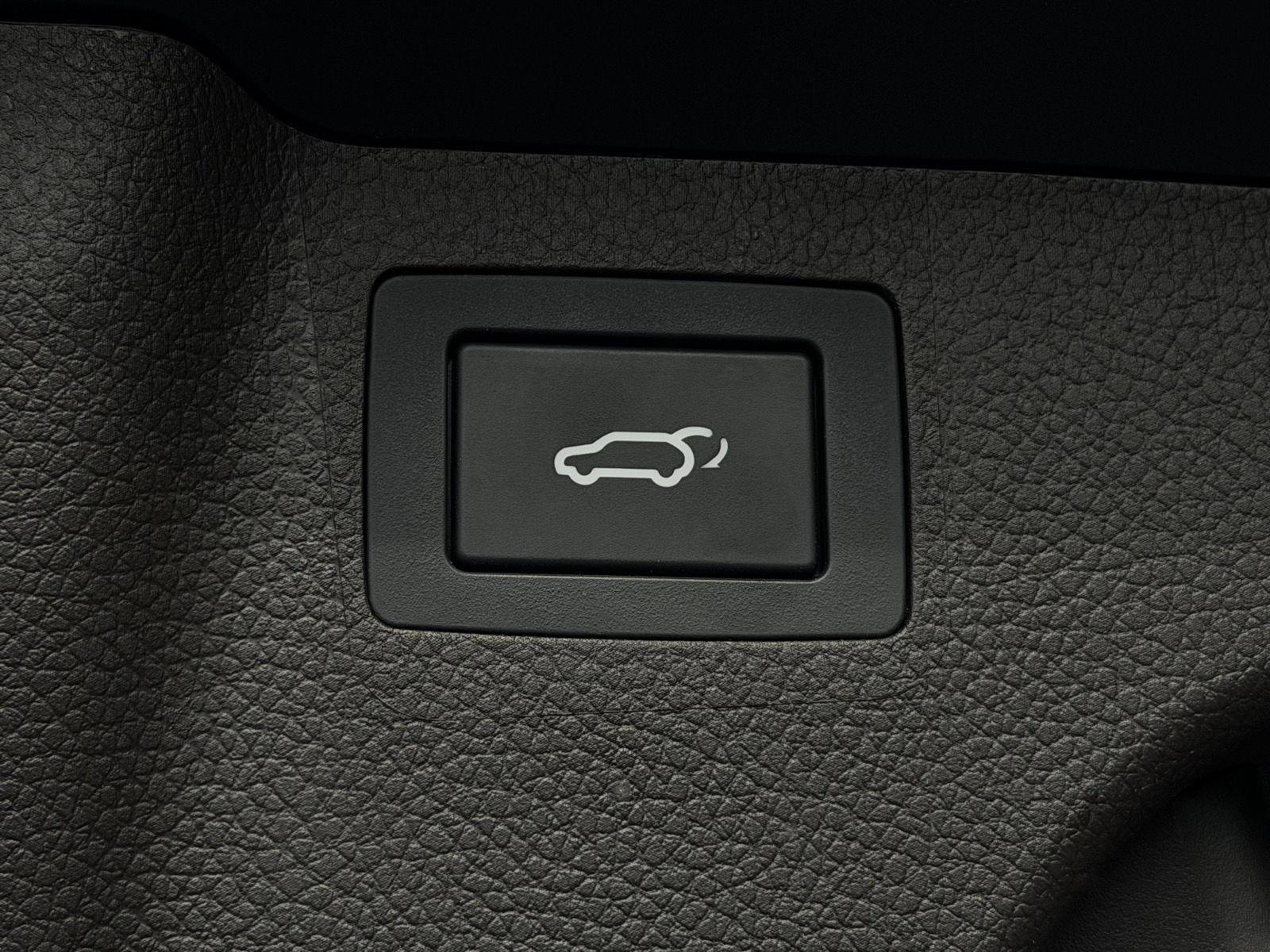 Used 2018 Hyundai Santa Fe Sport w/ 2.4L Tech Package 04 image 29