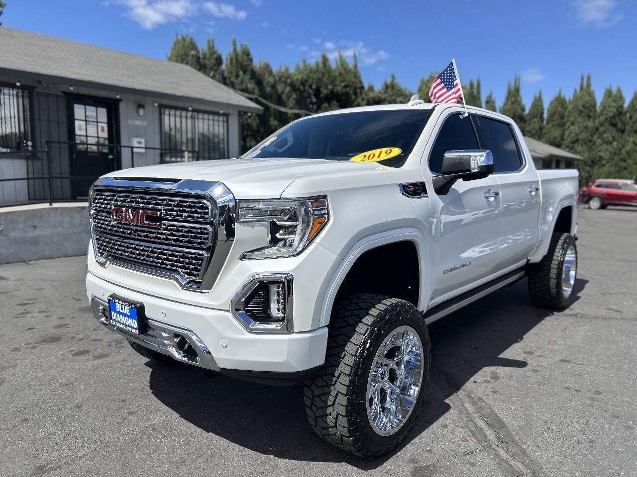 Used 2019 GMC Sierra 1500 Denali w/ Denali Ultimate Package AWD/4WD image 3